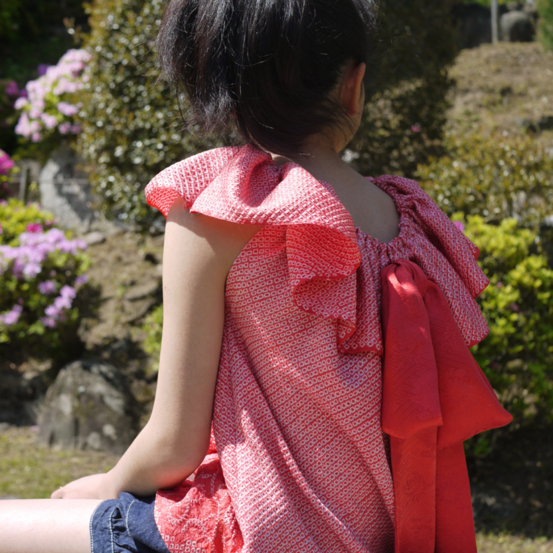 ガラクタ市でホコリを被っていた正絹総絞りの子供用着物を５００円で